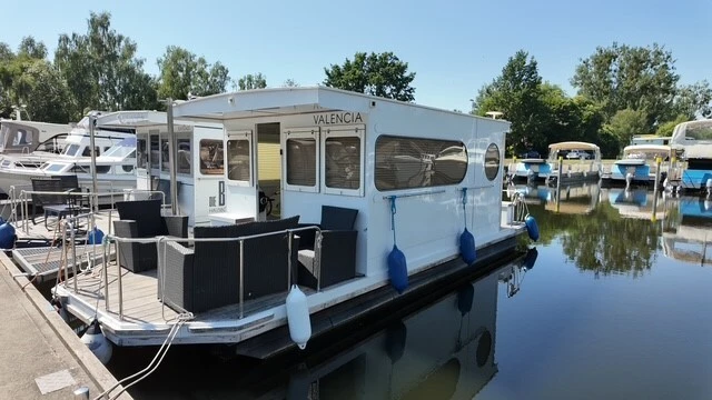 Houseboat for rent Zehdenick at the best price