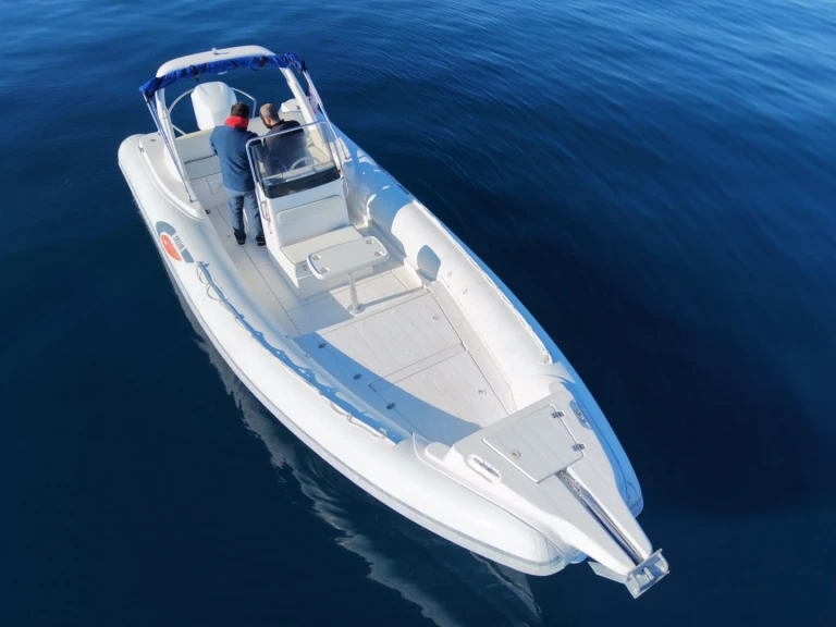 Yacht charter Mandelieu-la-Napoule cheap Selva D800