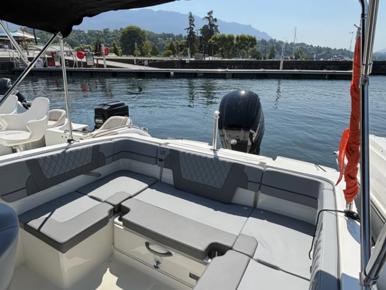 Motorboat rental in Aix-les-Bains - Bayliner VR4OE