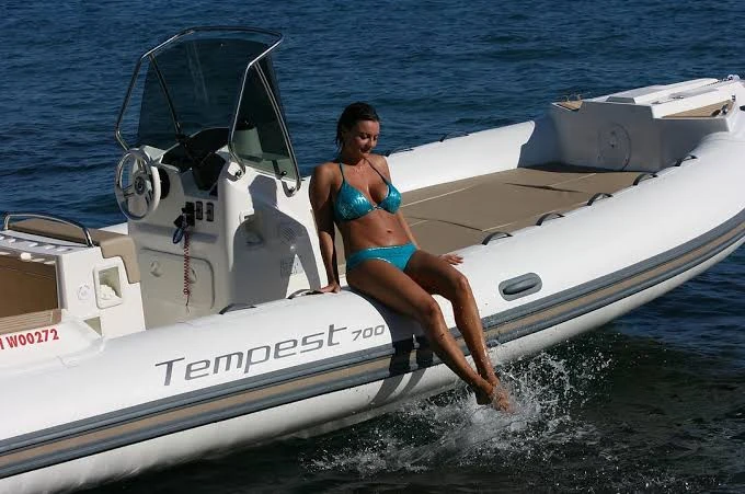 Bareboat Rental RIB Capelli with a boat licence