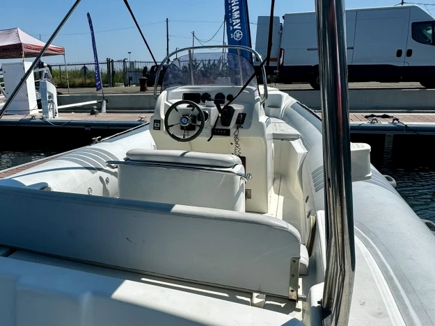 Rent a Lomac Lomac 760 IN Sète