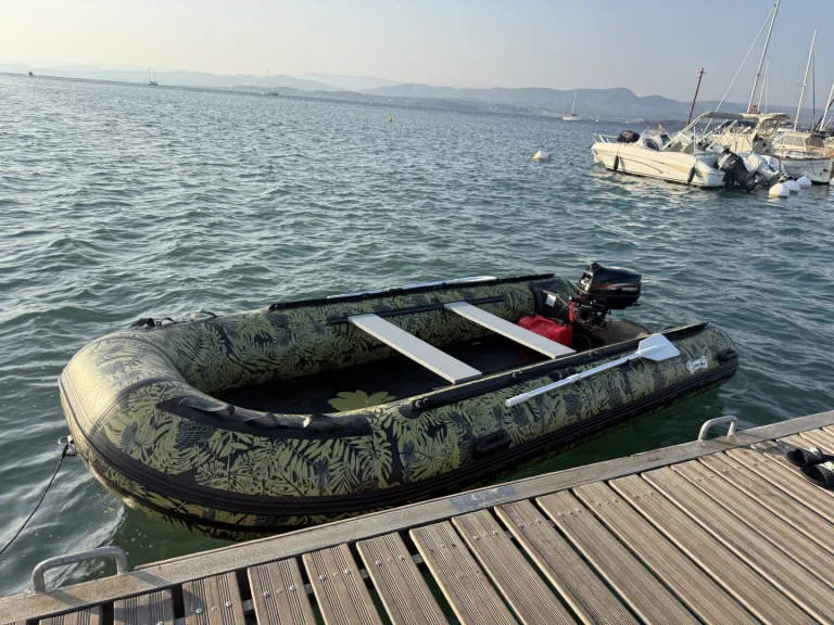 Bombard 4,20 in Le Brusc on SamBoat