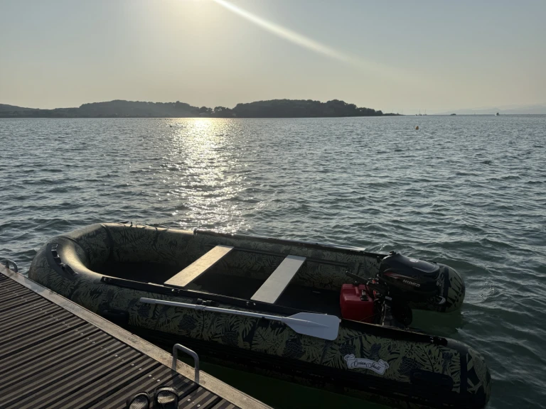 Rent a Bombard 4,20 Le Brusc