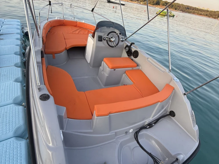 Boat rental sport-mare Luka in Pula on Samboat