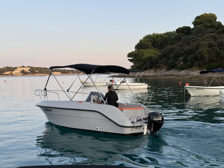 Motorboat rental with or without captain sport-mare Pula