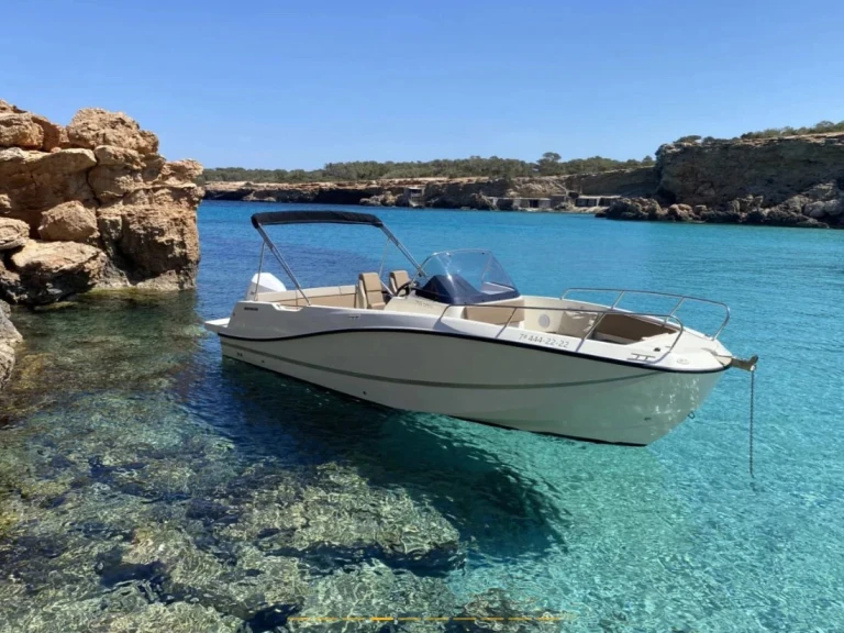 Motorboat rental in Mandelieu-la-Napoule - Quicksilver Activ 755 Open