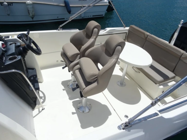 Yacht charter Mandelieu-la-Napoule cheap Activ 755 Open