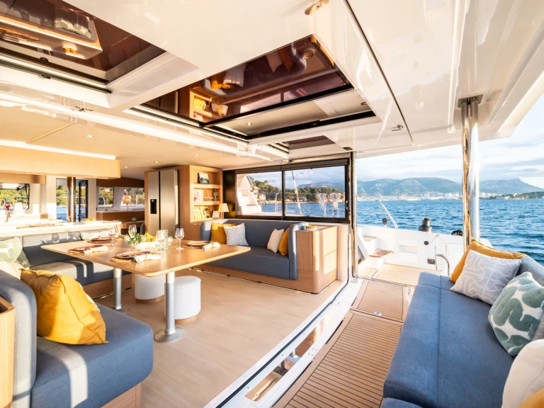 Bali Bali 5.2 charter bareboat or captained in  Saint-Mandrier-sur-Mer