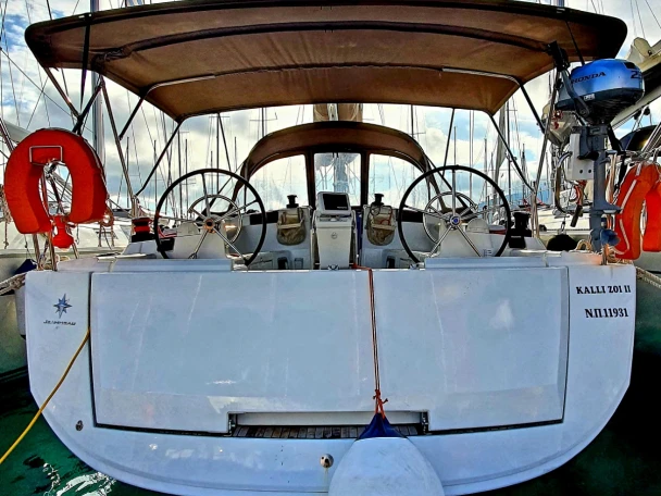 Sailboat for rent Piso Livadi at the best price