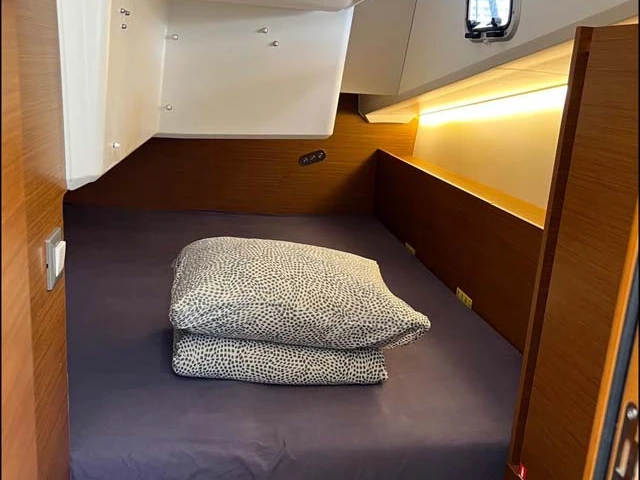 Rent a Jeanneau Sun Odyssey 380 Gouvia