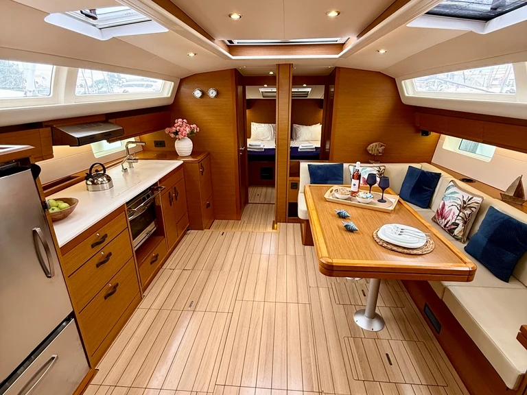 Boat rental Jeanneau Jeanneau 54 in Piso Livadi on Samboat