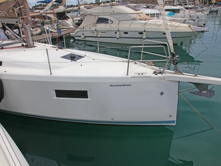 Sailboat for rent Piso Livadi at the best price