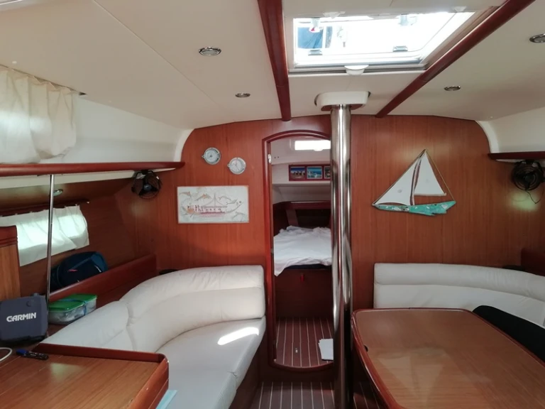 Bareboat Rental Sailboat Jeanneau with a boat licence