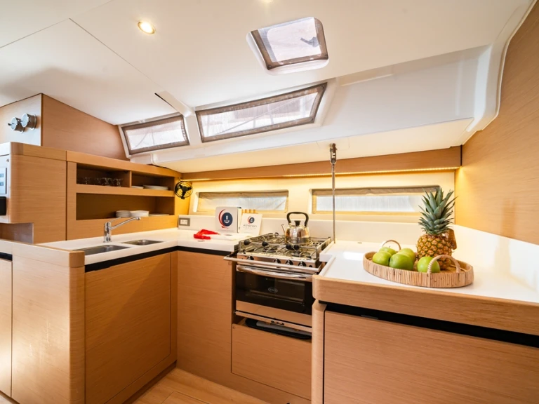 Rent a Jeanneau Sun Odyssey 490 Lávrio