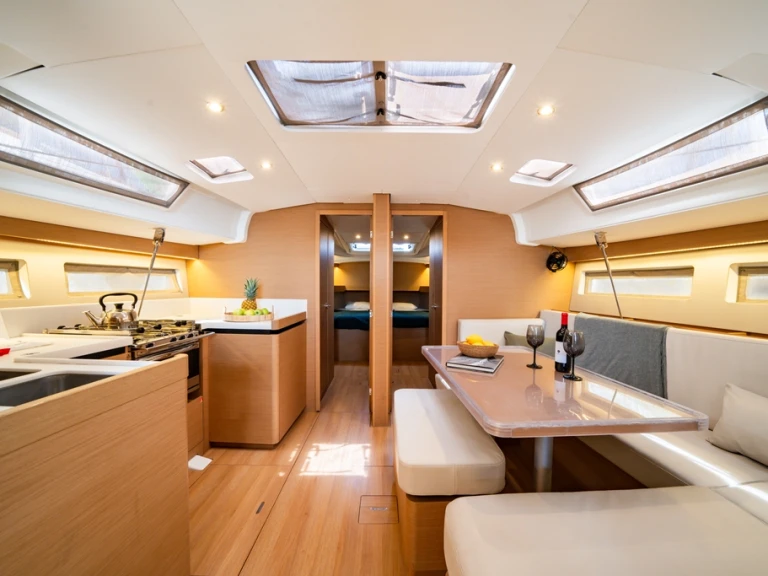 Yacht charter Lávrio cheap Sun Odyssey 490