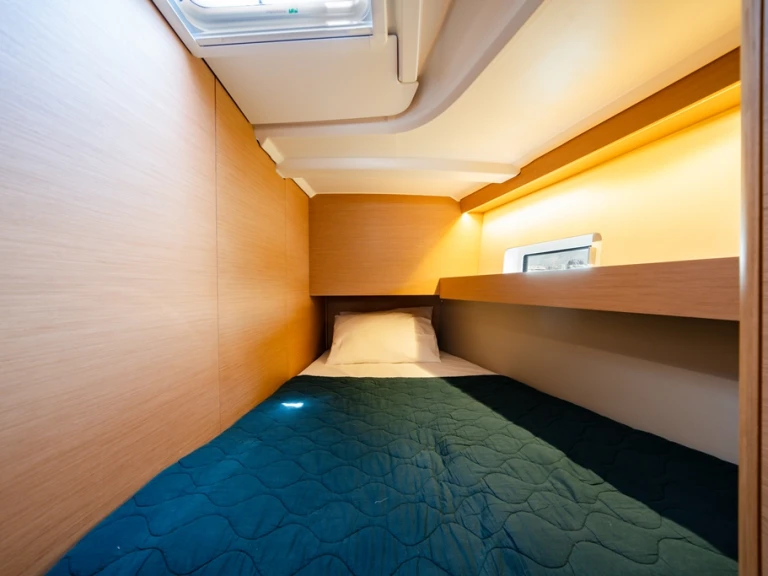 Sailboat rental in Lávrio - Jeanneau Sun Odyssey 490