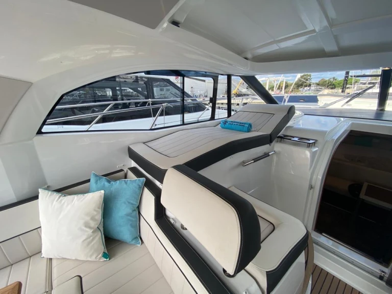 Boat rental Jeanneau Leader 36 in Port des Marines de Cogolin on Samboat