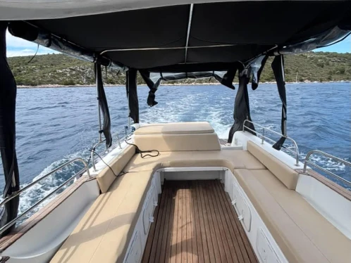 Rent a Sea Thunder 9 Bakan Hvar