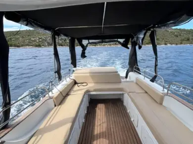 Rent a Sea Thunder 9 Bakan Hvar
