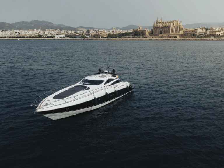 Luxury Yacht rental in Palma de Mallorca - Sunseeker Predator 75