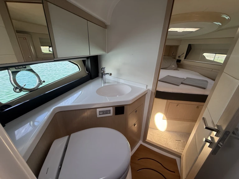Motorboat for rent Pula at the best price