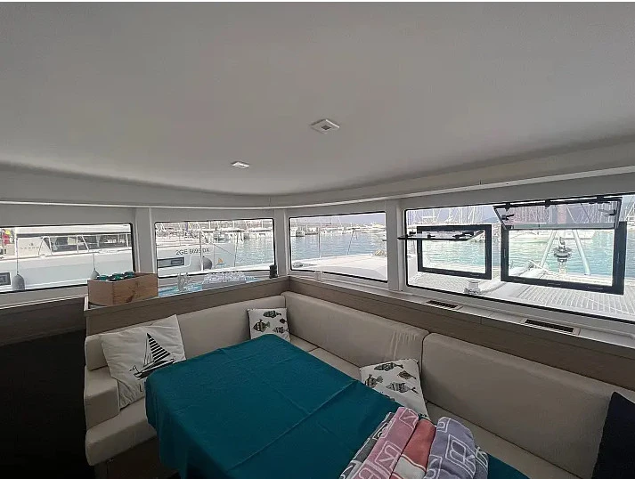 Catamaran rental in Castellammare del Golfo - Lagoon Lagoon 42