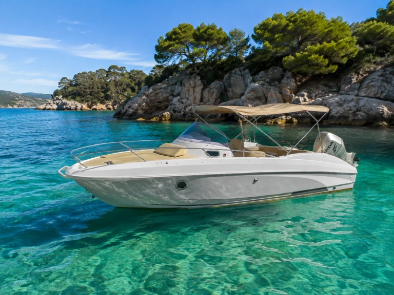 Motorboat for rent Mandelieu-la-Napoule at the best price