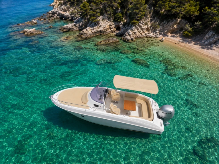 Rent a Bénéteau Flyer 750 Sun Deck Mandelieu-la-Napoule