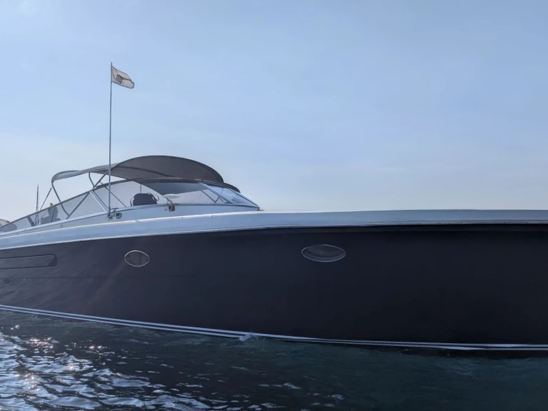Motorboat rental with or without captain Itama Port Grimaud