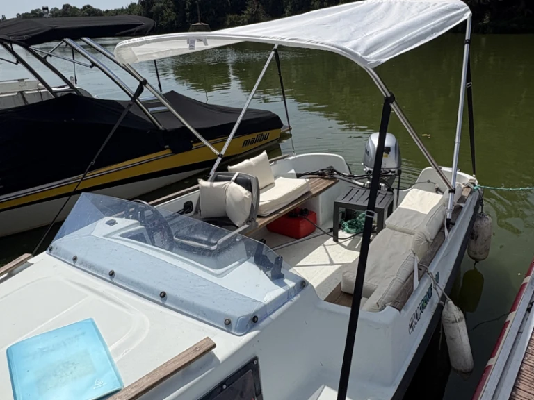 Rent a Bénéteau Californie 440 Cantenay Epinard
