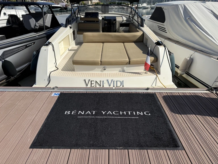 Yacht charter Saint-Tropez cheap VanDutch 40