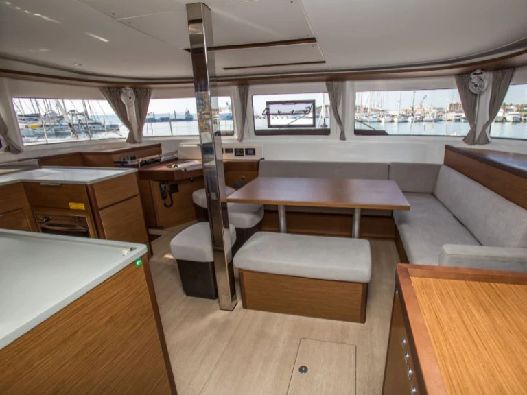 Catamaran rental with or without captain Lagoon Lávrio