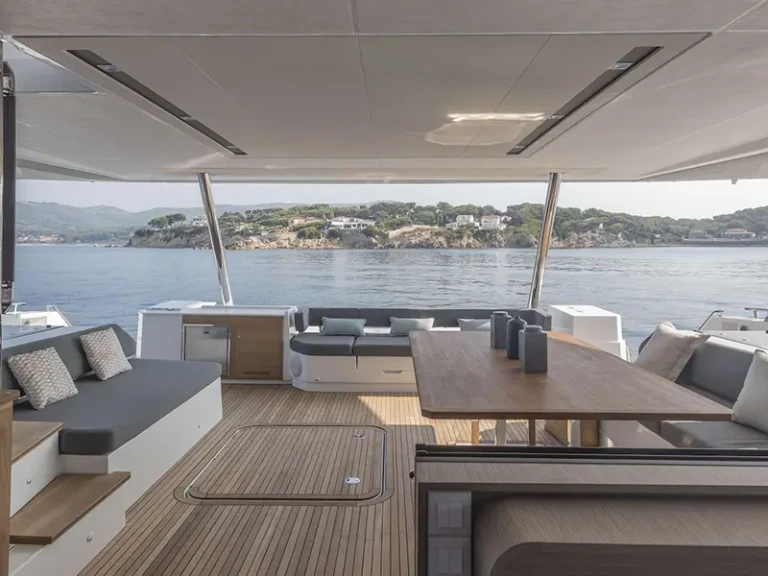 Fountaine Pajot Samana 59 in Porto-Vecchio on SamBoat