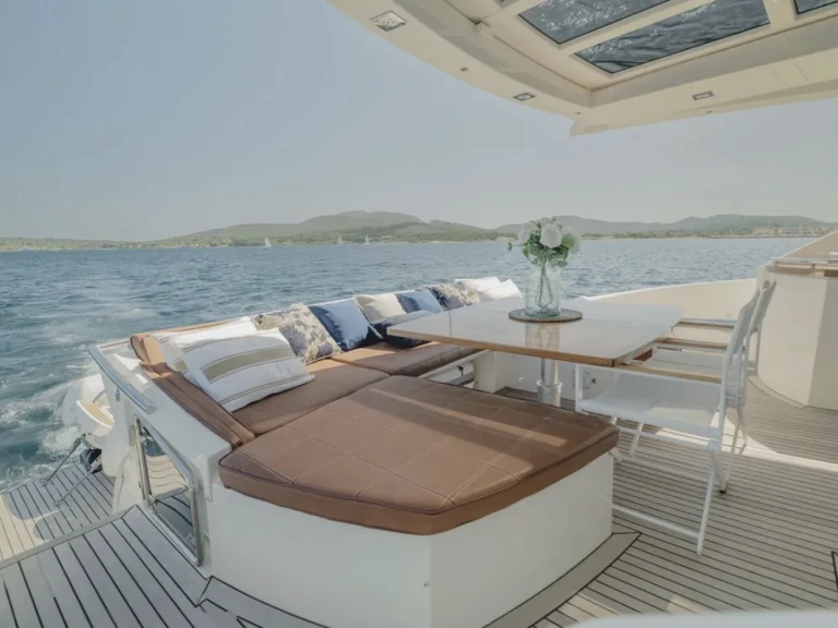 Princess Princess V70 in Port des Marines de Cogolin on SamBoat