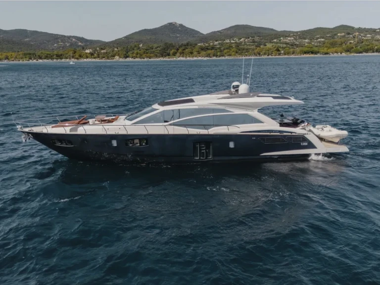 Absolute Absolute 70 STY in Golfe de Saint-Tropez on SamBoat