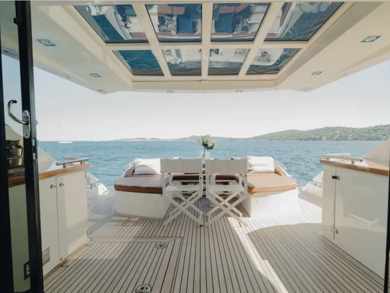 Bareboat Rental Luxury Yacht Absolute with a boat licence