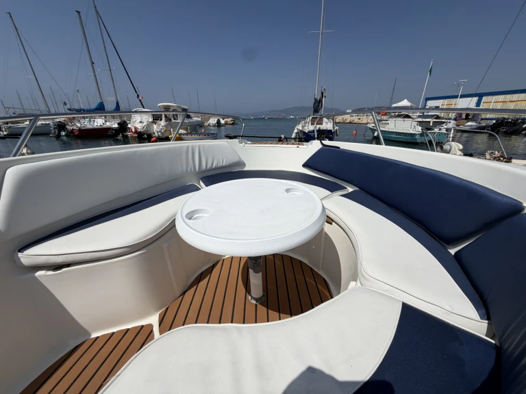 Quicksilver Quicksilver 600 Commander in Cannes on SamBoat