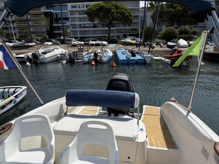 Rent a Quicksilver Quicksilver 600 Commander Cannes