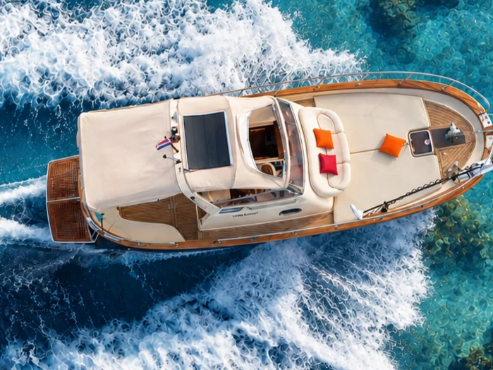 Fratelli Aprea Sorrento 7,50 cabinato charter bareboat or captained in  Medulin