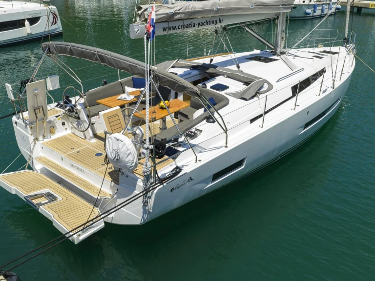 Sailboat rental with or without captain Hanse Komolac