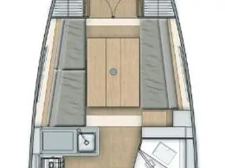 Rent a Bénéteau Oceanis 30.1 Toulon