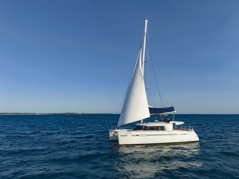 Catamaran rental in Zanzibar - Lagoon Lagoon 450 F