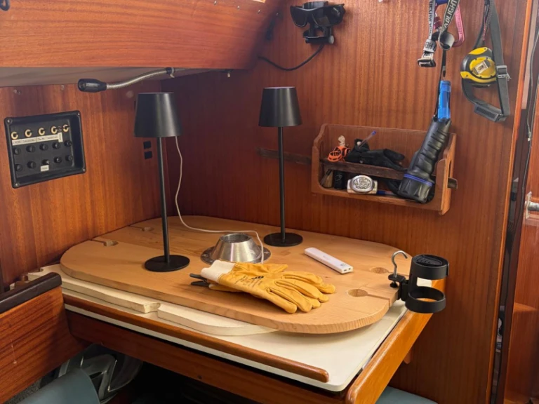 Sailboat rental in Cannes - Jeanneau Aquila
