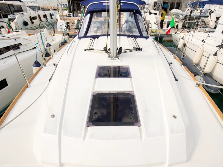 Yacht charter Castellammare del Golfo cheap Oceanis 38.1