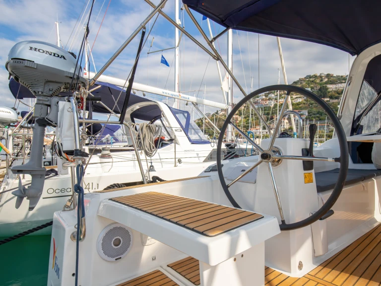 Boat rental Bénéteau Oceanis 38.1 in Castellammare del Golfo on Samboat