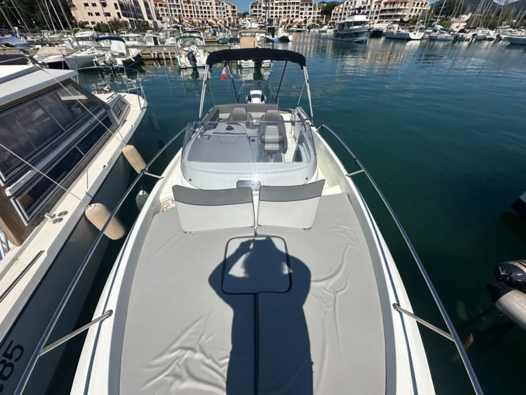 Rent a Jeanneau Cap Camarat 7.5 WA Serie 2 Cogolin
