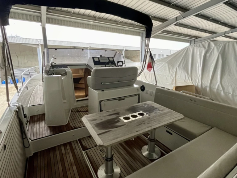 Motorboat rental with or without captain Bénéteau Ajaccio