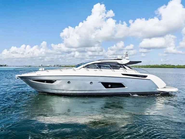 Boat rental Azimut Atlantis 48 in City of Cape Town on Samboat