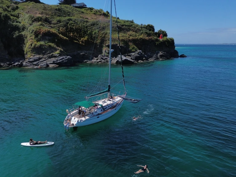 Yacht charter Île de Groix cheap Sun Kiss 47