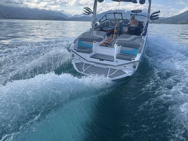 Boat rental Nautique Correct Craft g21 in Annecy on Samboat